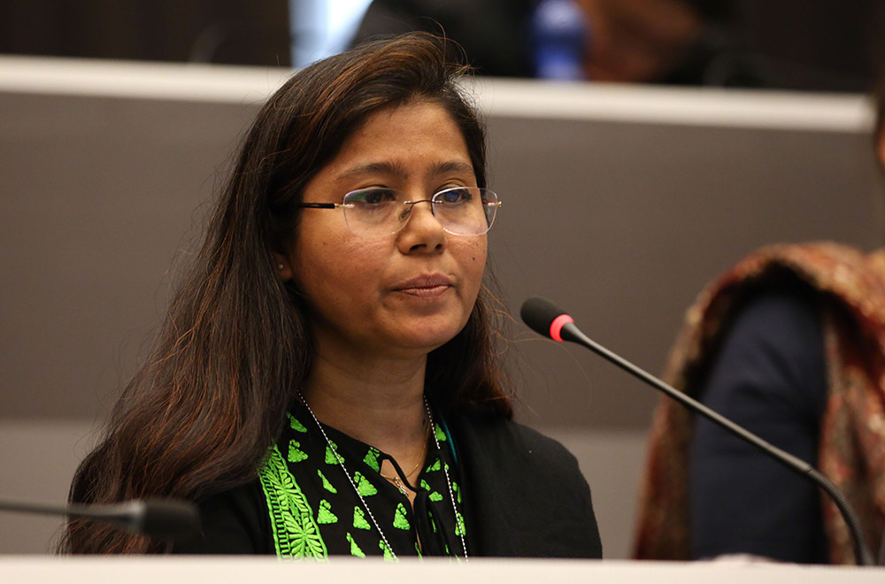 Siddika Sultana (ESDO, Bangladesh) giving an intervention in plenary (Photo by ENB)